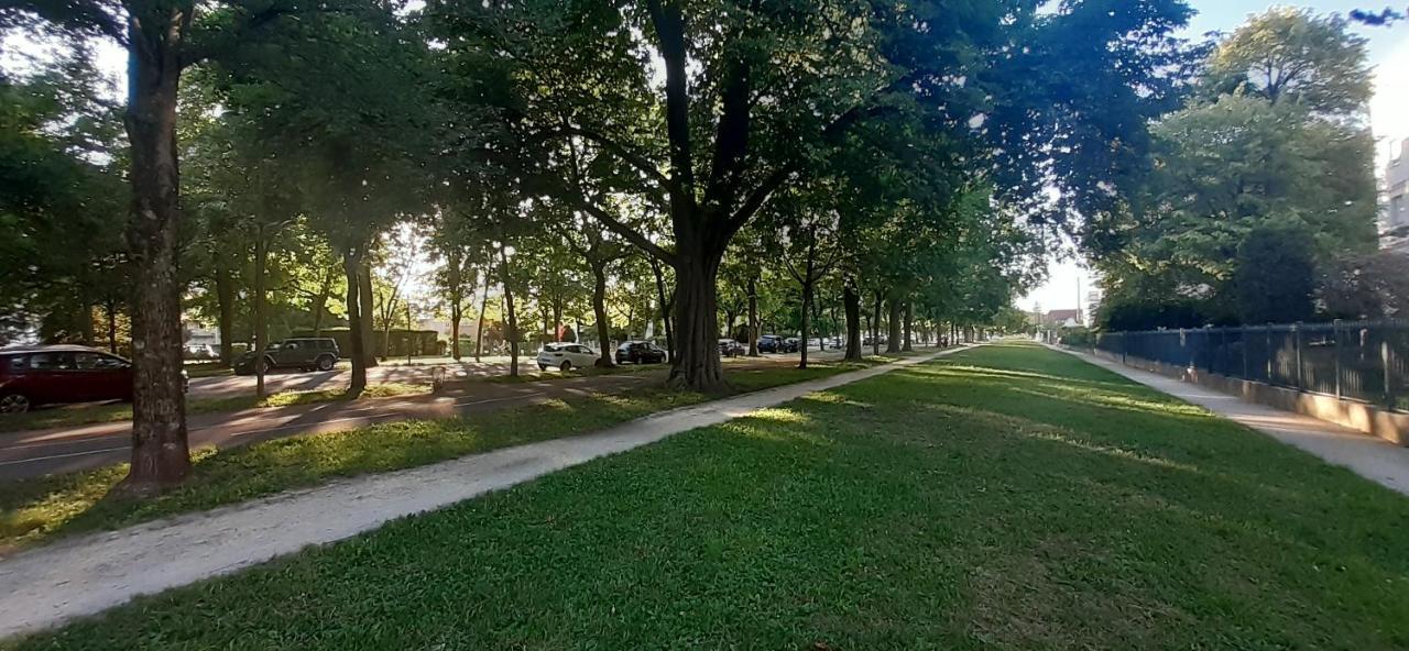 Appt haut de gamme sur les allées du Parc Dijon Exterior foto
